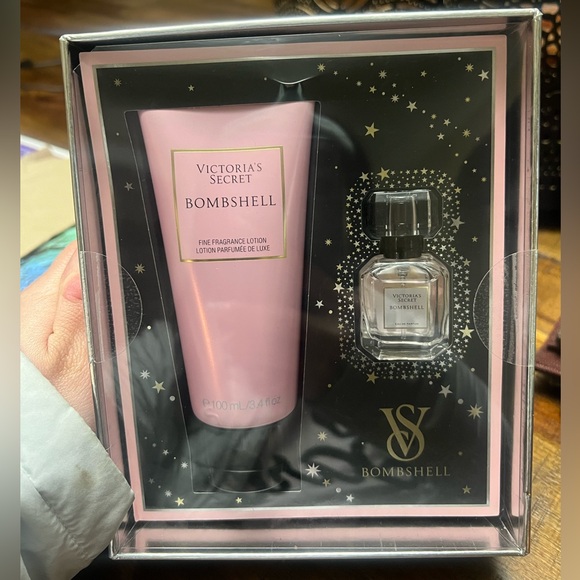 Victoria Secret set Bombshell - Picture 1 of 3